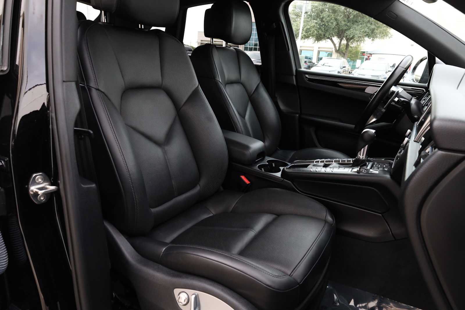 Used 2021 Porsche Macan AWD/4WD image 37