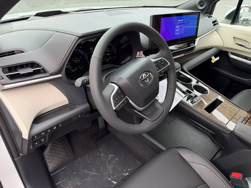 New 2026 Toyota Sienna Platinum AWD/4WD image 10
