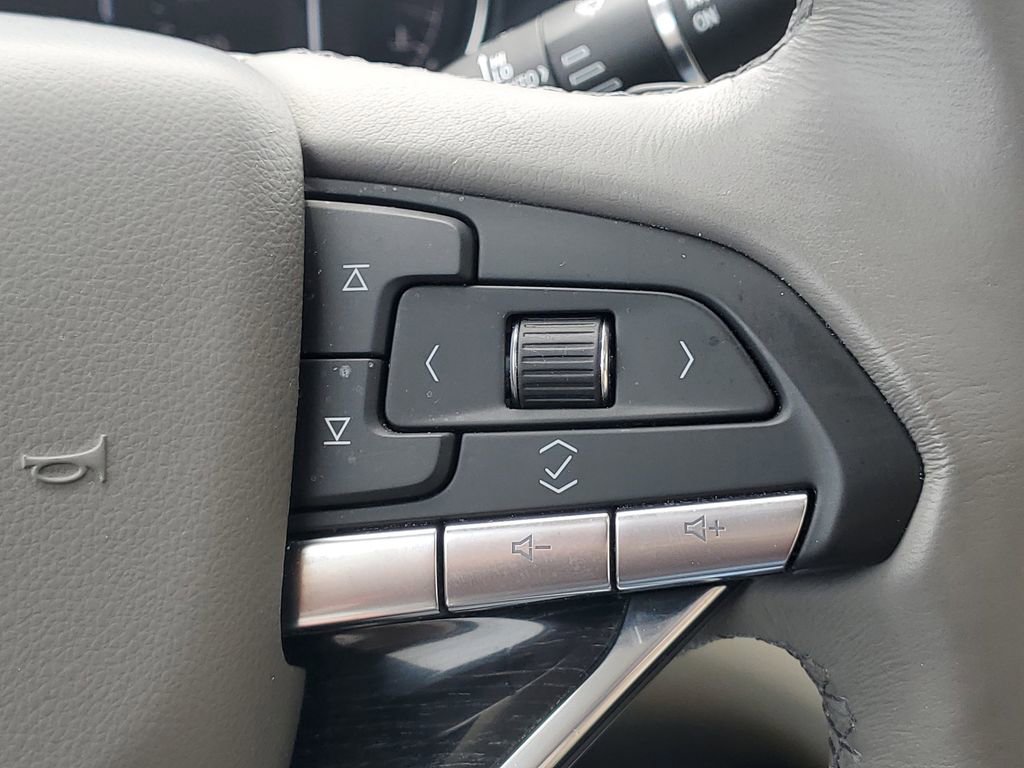 Used 2022 Cadillac XT6 Premium Luxury w/ LPO, Floor Liner Package AWD/4WD image 11