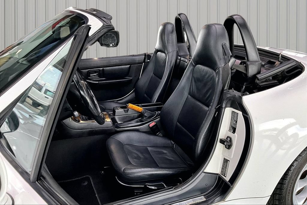 Used 2001 BMW Z3 3.0i RWD image 17