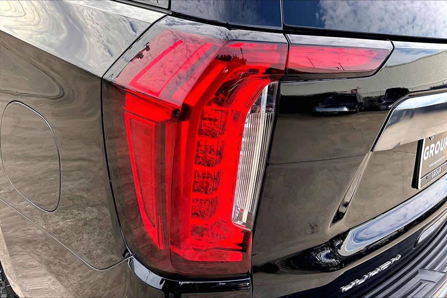 Used 2024 GMC Yukon AT4 AWD/4WD image 29