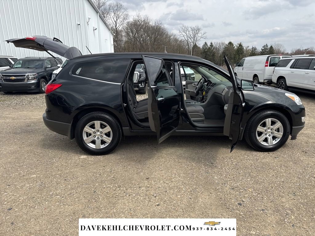 Used 2011 Chevrolet Traverse LT image 37