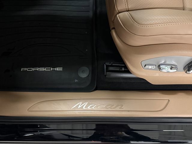Certified 2026 Porsche Macan AWD/4WD image 29