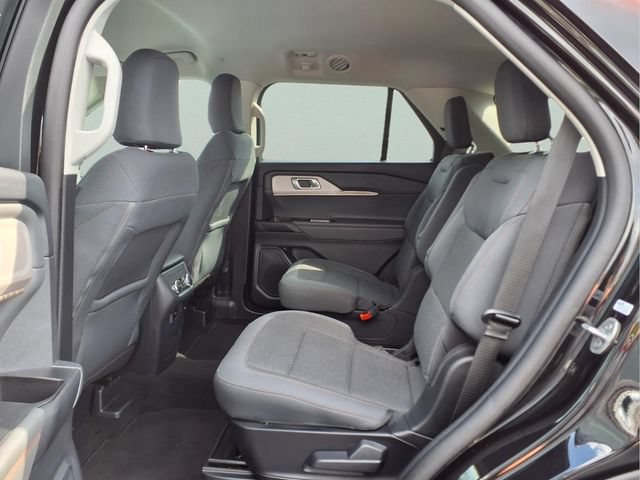 Used 2025 Ford Explorer Active AWD/4WD image 13