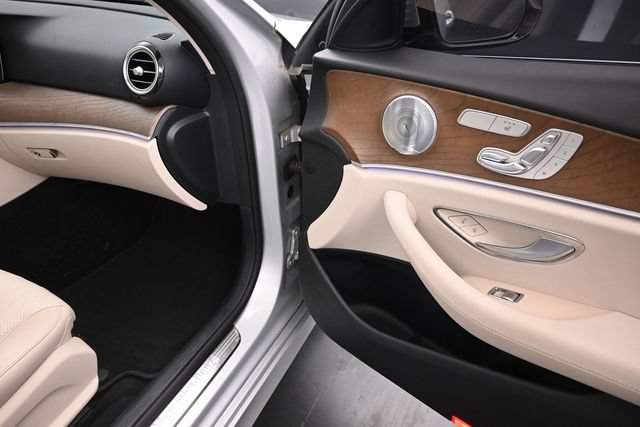 Used 2017 Mercedes-Benz E 300 4MATIC image 29