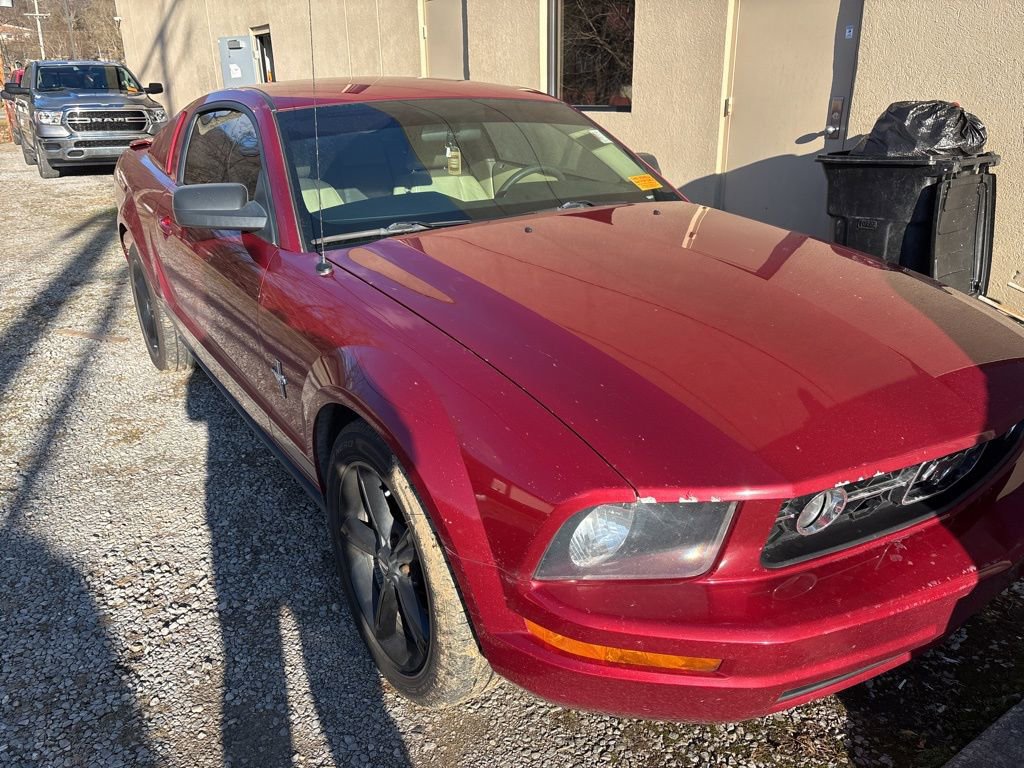 Used 2007 Ford Mustang Deluxe image 3
