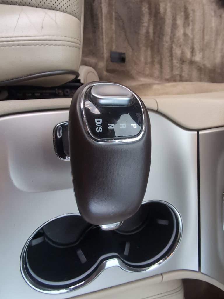 Used 2015 Jeep Grand Cherokee Overland w/ Advanced Technology Group image 25