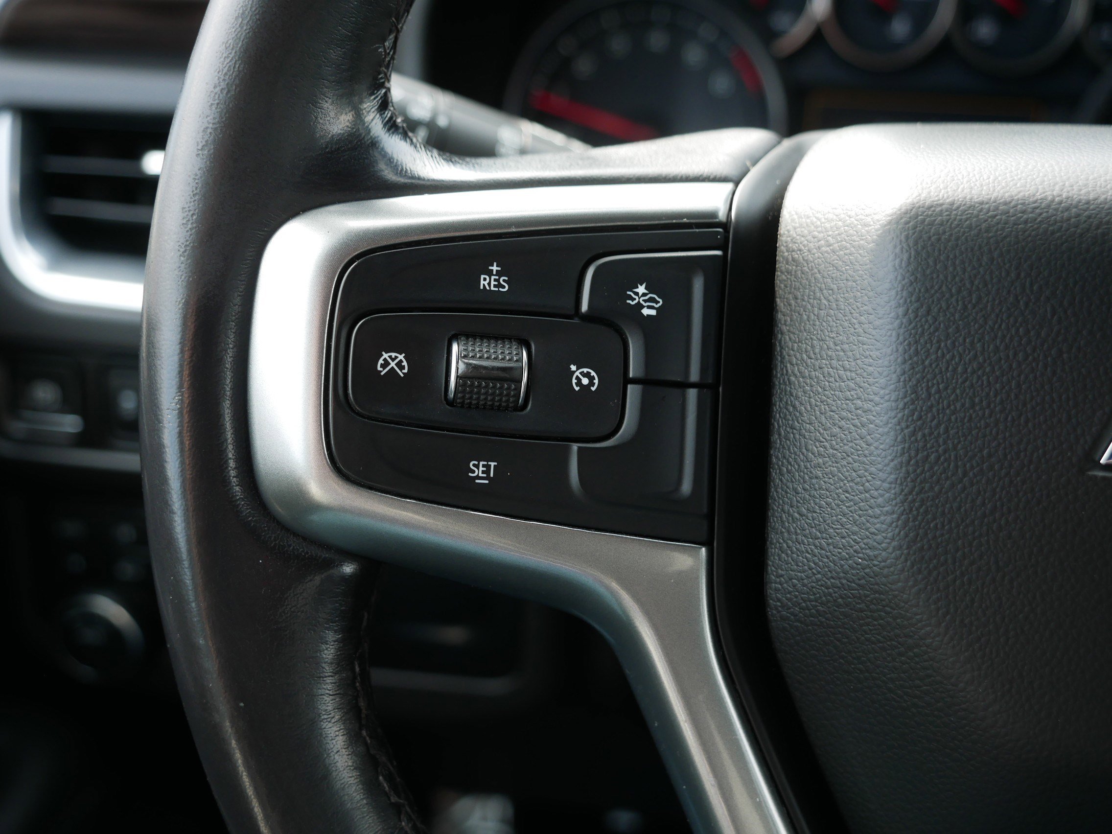 Used 2021 Chevrolet Suburban LT AWD/4WD image 31