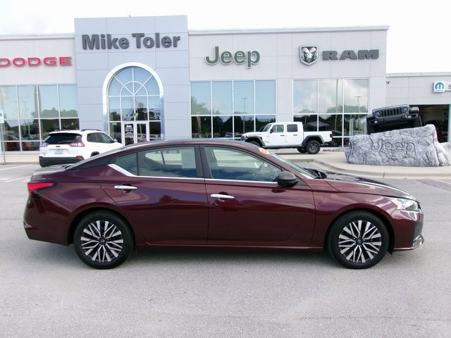Used 2024 Nissan Altima 2.5 SV image 5