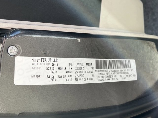 Used 2019 Chrysler Pacifica Touring image 25