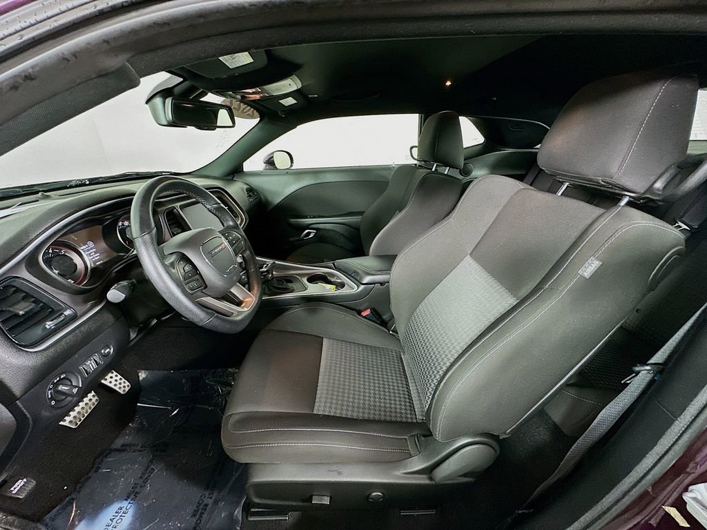 Used 2022 Dodge Challenger R/T w/ Performance Handling Group image 28
