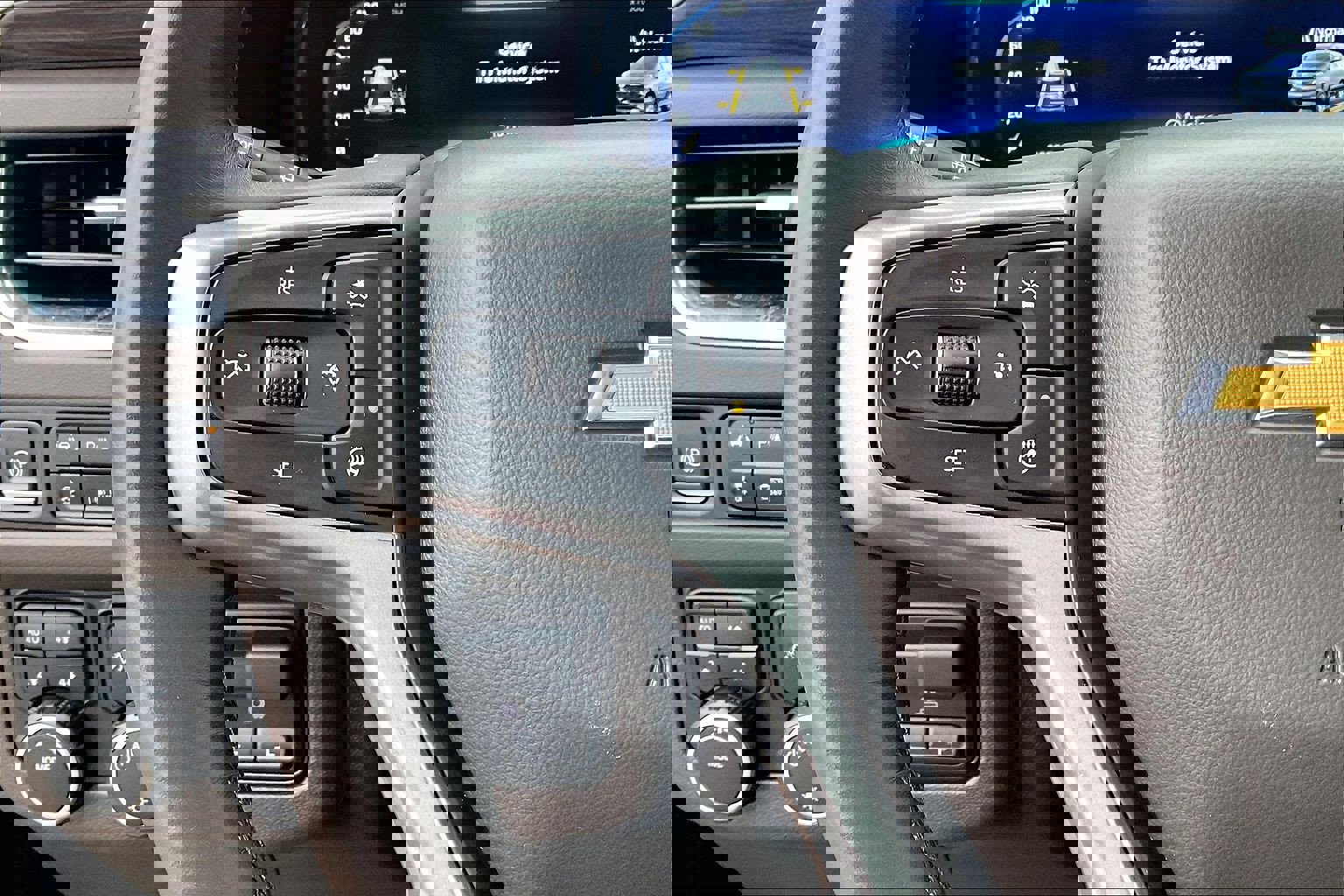 Used 2022 Chevrolet Tahoe LT w/ LT Signature Package image 11