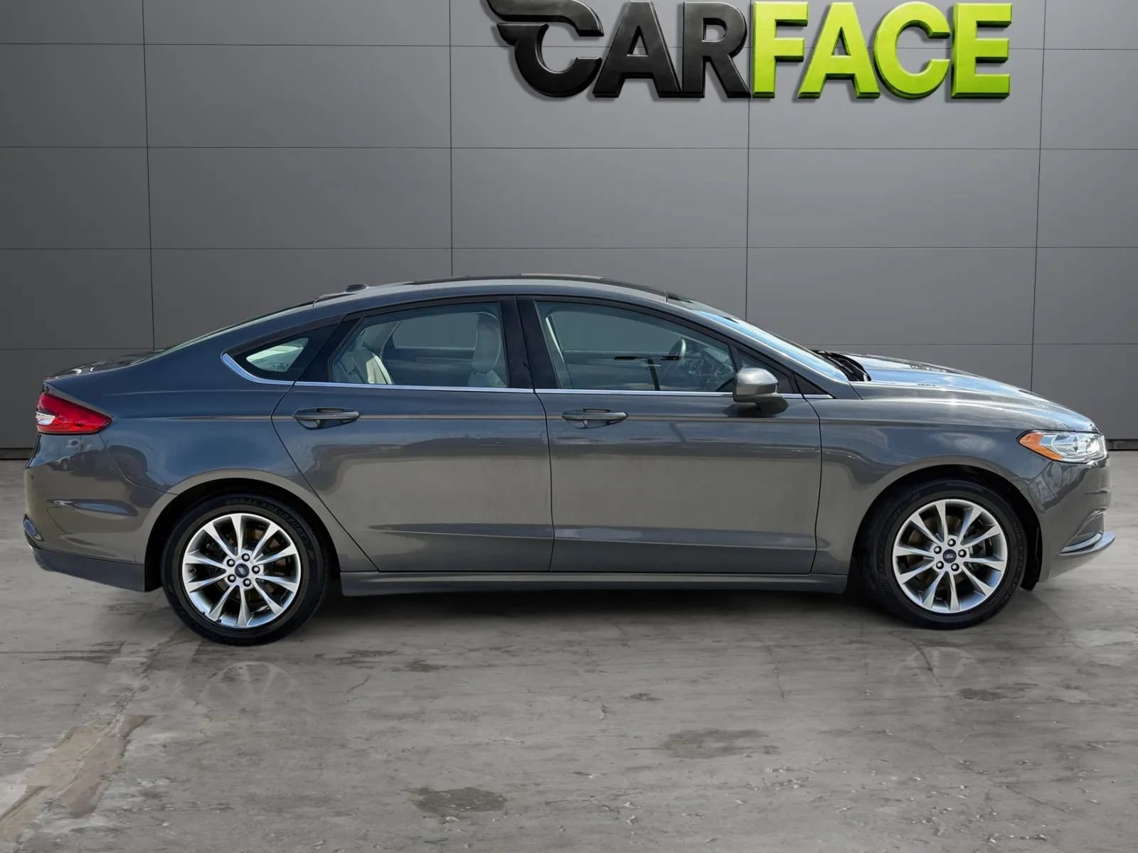 Used 2017 Ford Fusion SE w/ Fusion SE Technology Package FWD image 14