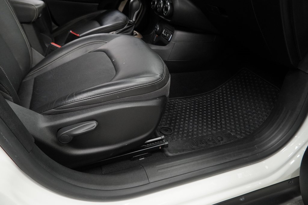 Certified 2017 Jeep Renegade Trailhawk image 52