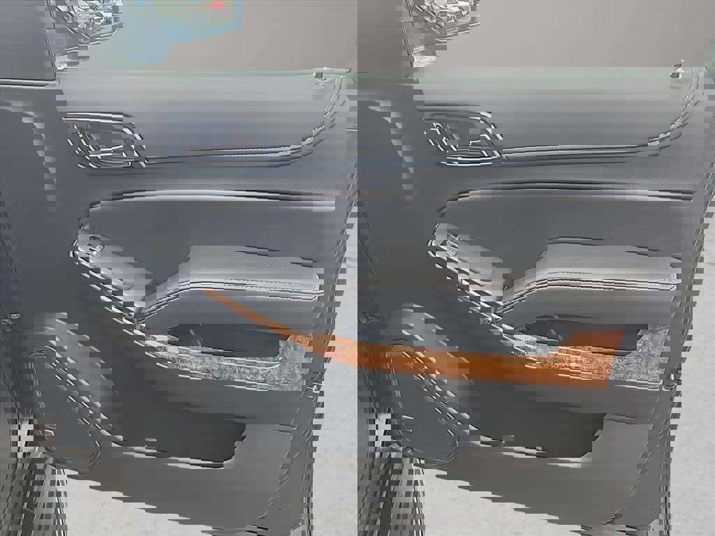 Used 2018 Chevrolet Tahoe Premier image 33