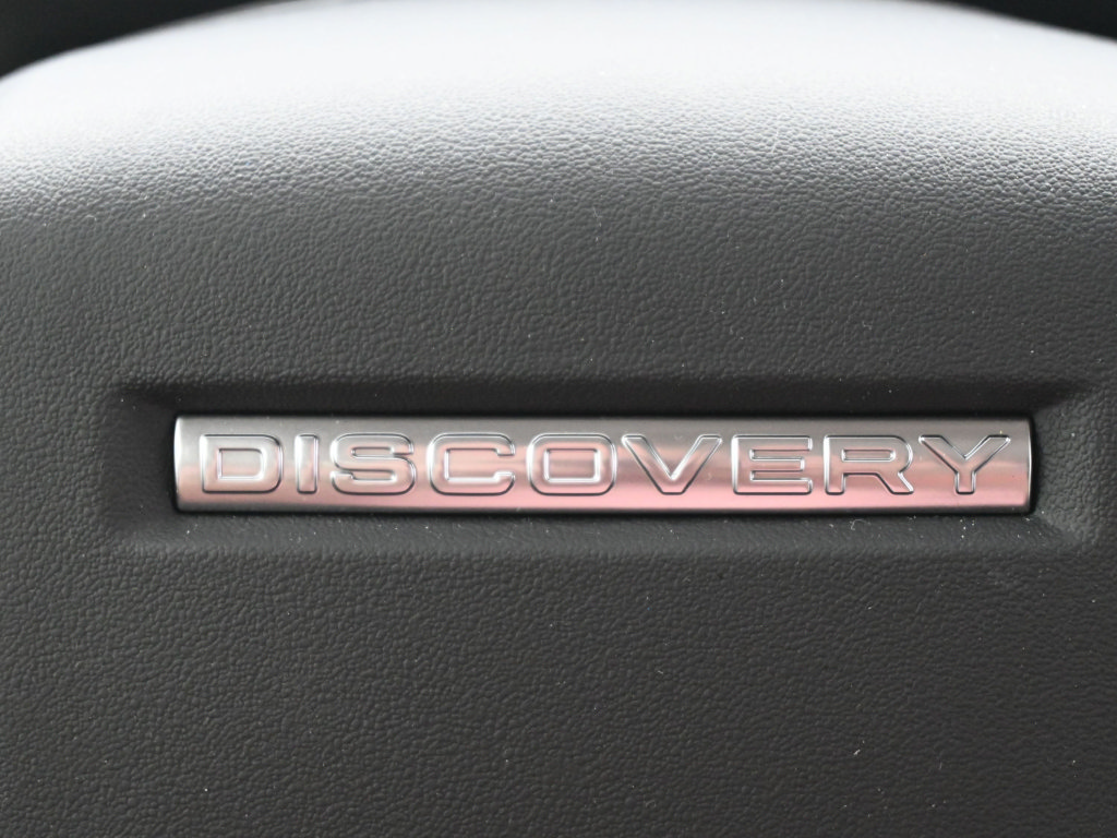 Used 2025 Land Rover Discovery Dynamic SE AWD/4WD image 20