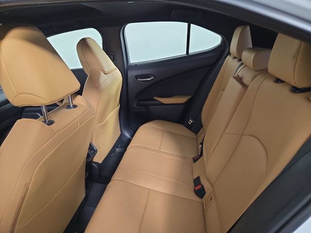 Used 2024 Lexus UX 250h AWD w/ Premium Package image 17
