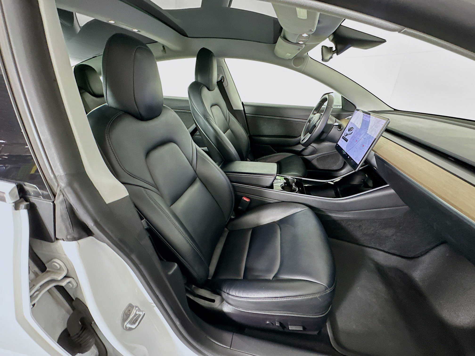 Used 2020 Tesla Model 3 Standard Range Plus image 30