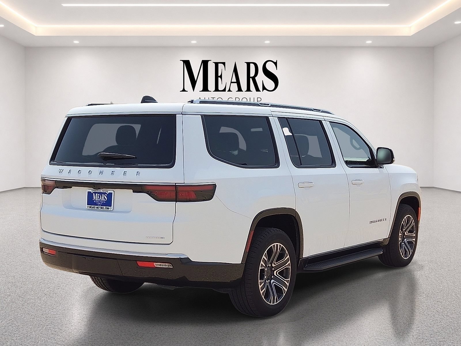 Used 2024 Jeep Wagoneer Series II w/ Flexible Seating Group RWD image 5