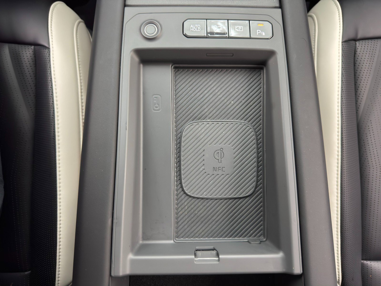 Used 2024 Kia EV9 GT-Line image 38