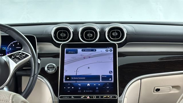 Used 2024 Mercedes-Benz GLC 300 4MATIC image 18