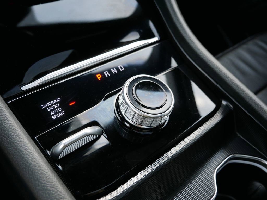 Used 2024 Jeep Grand Cherokee L Limited w/ Luxury Tech Group II image 21