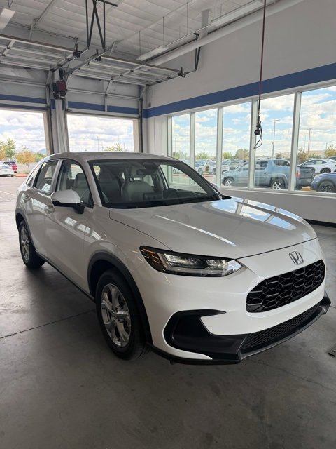 Used 2025 Honda HR-V LX image 1