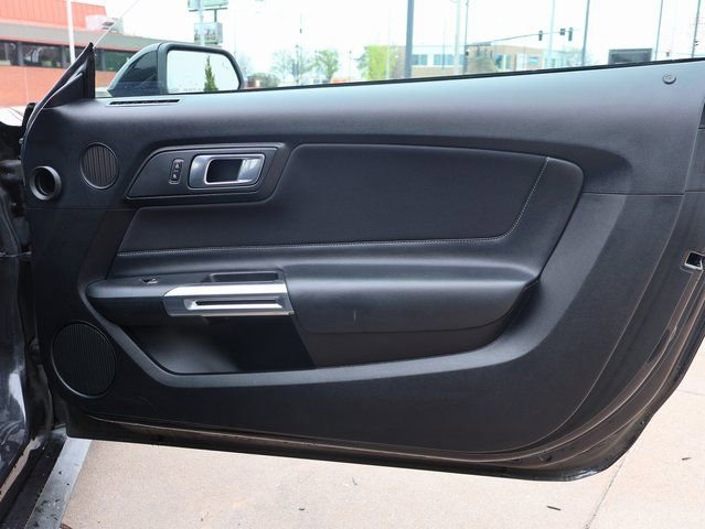 Used 2022 Ford Mustang Coupe image 9