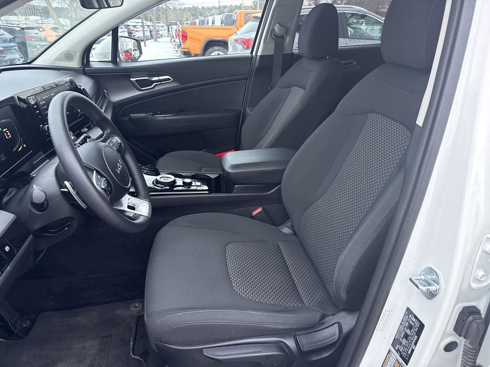 Used 2023 Kia Sportage LX AWD/4WD image 11