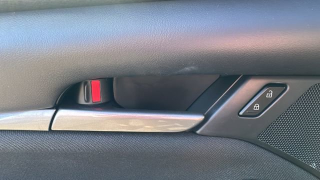 Used 2021 MAZDA MAZDA3 s FWD image 22
