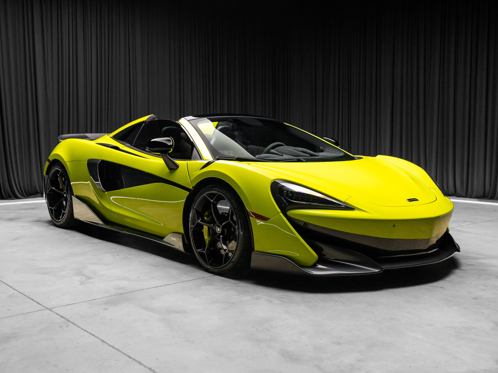Used 2020 McLaren 600LT Spider RWD image 19