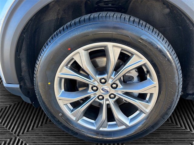 Used 2022 Ford Explorer XLT w/ Equipment Group 202A image 14