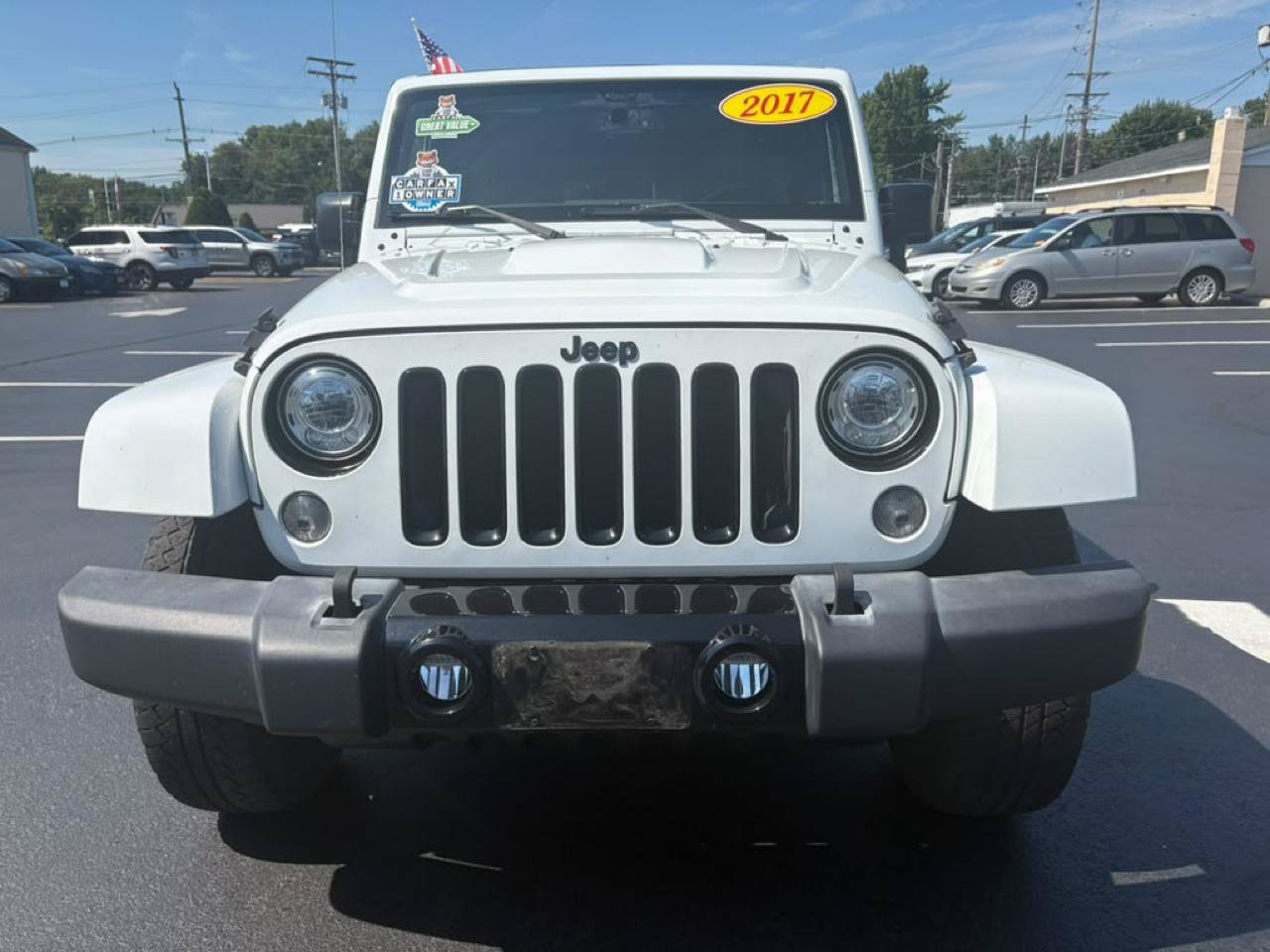 Used 2017 Jeep Wrangler Unlimited Sahara AWD/4WD image 3