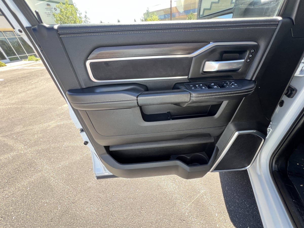 Used 2025 RAM 2500 Laramie AWD/4WD image 18