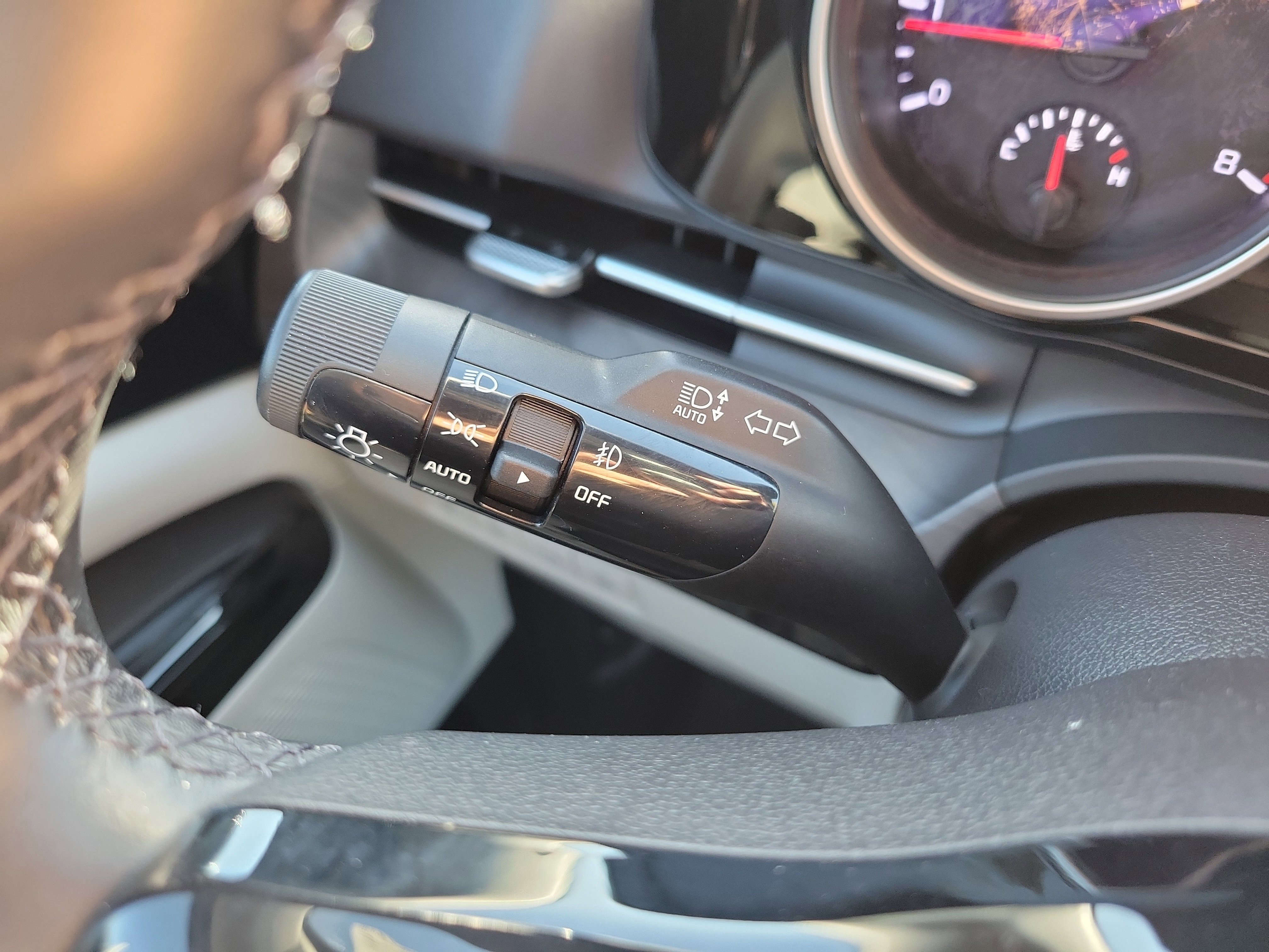 Used 2022 Kia Carnival SX image 30