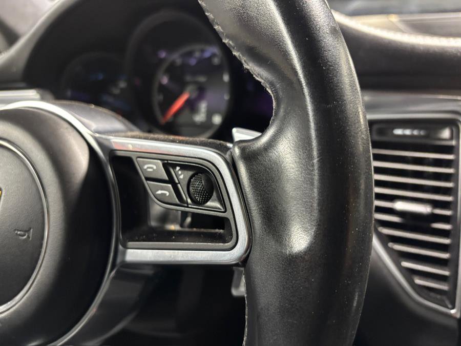 Used 2018 Porsche Macan Turbo image 15
