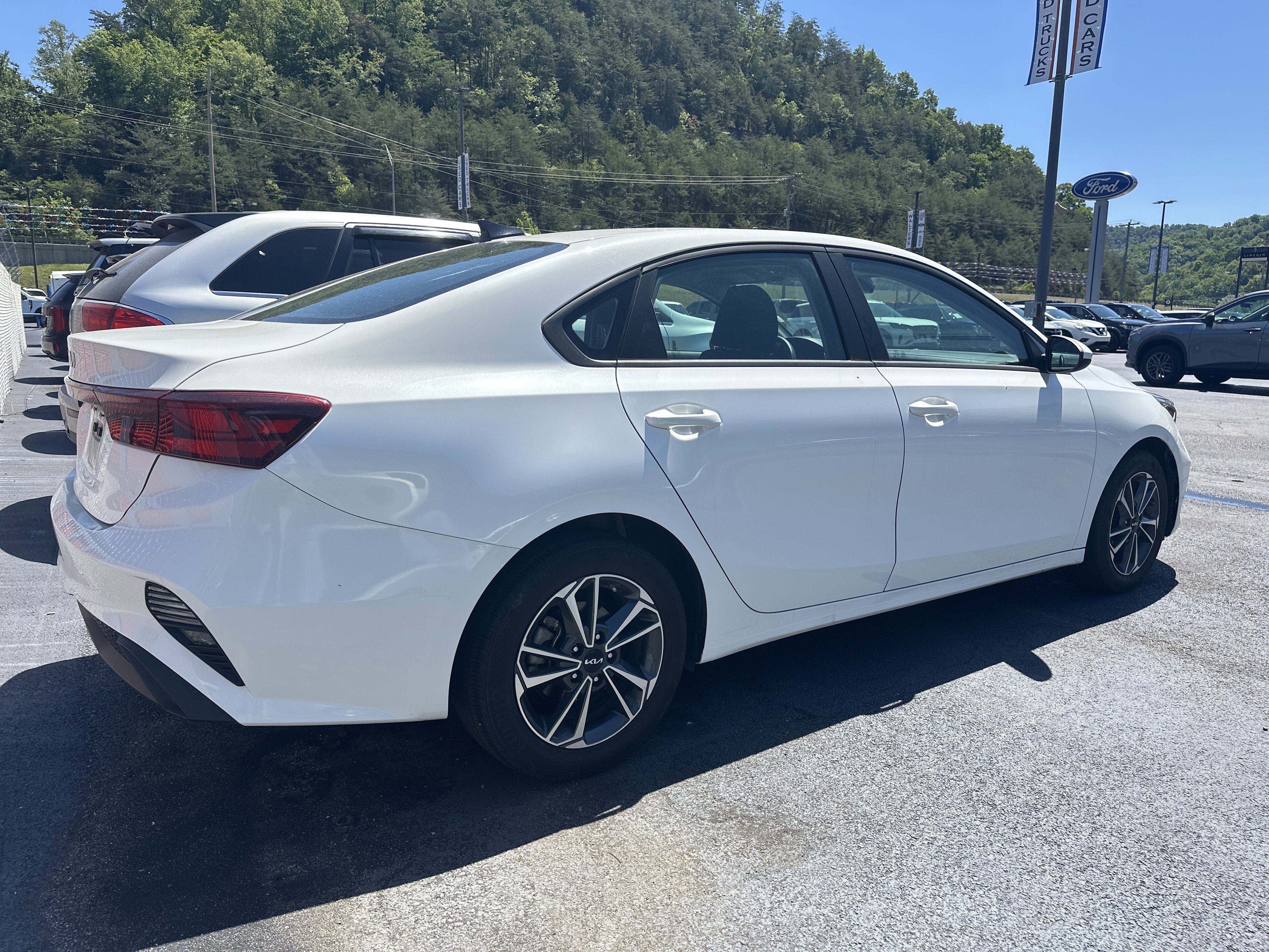 Used 2024 Kia Forte LXS FWD image 8
