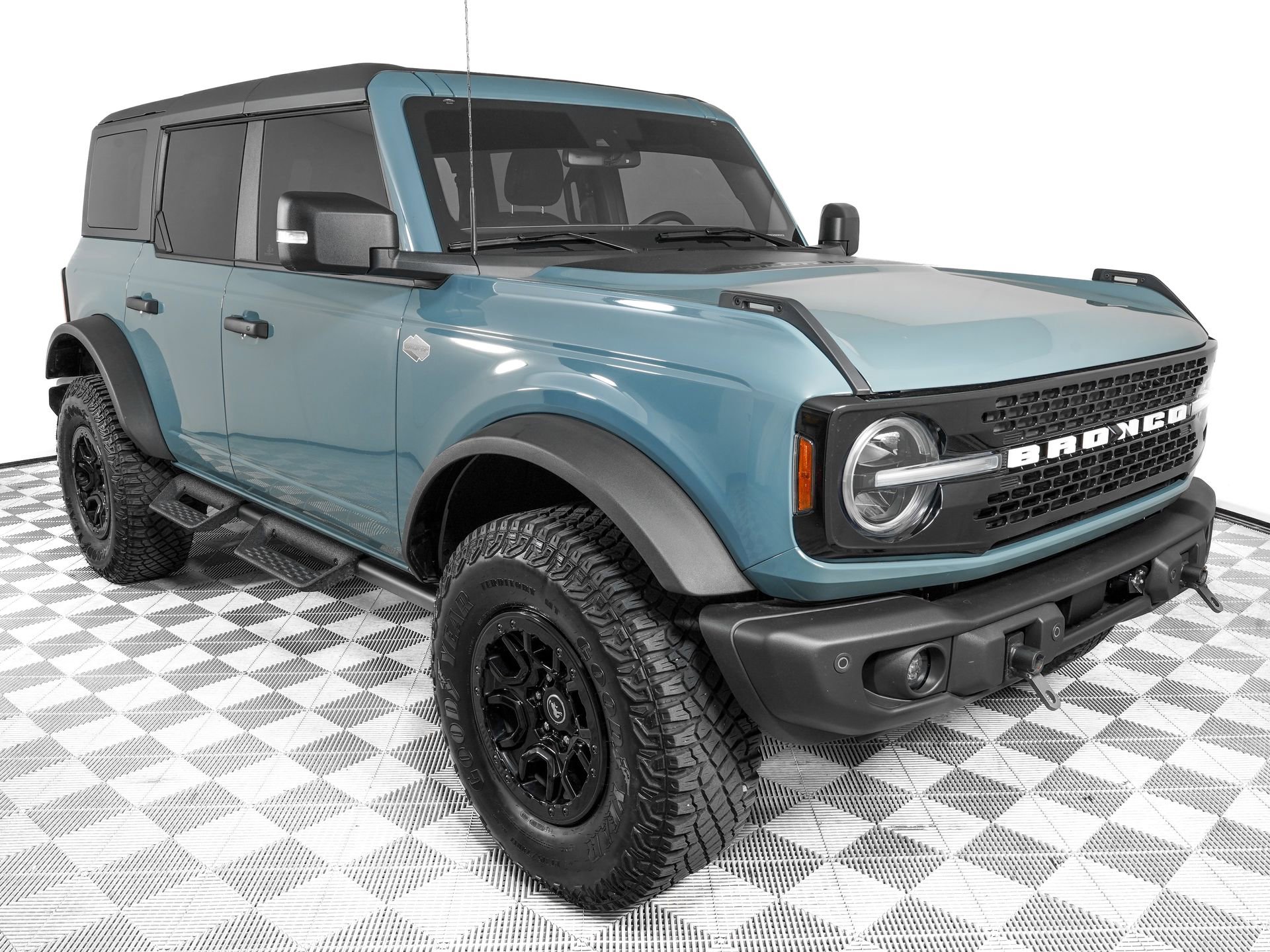 Used 2023 Ford Bronco Wildtrak AWD/4WD image 2