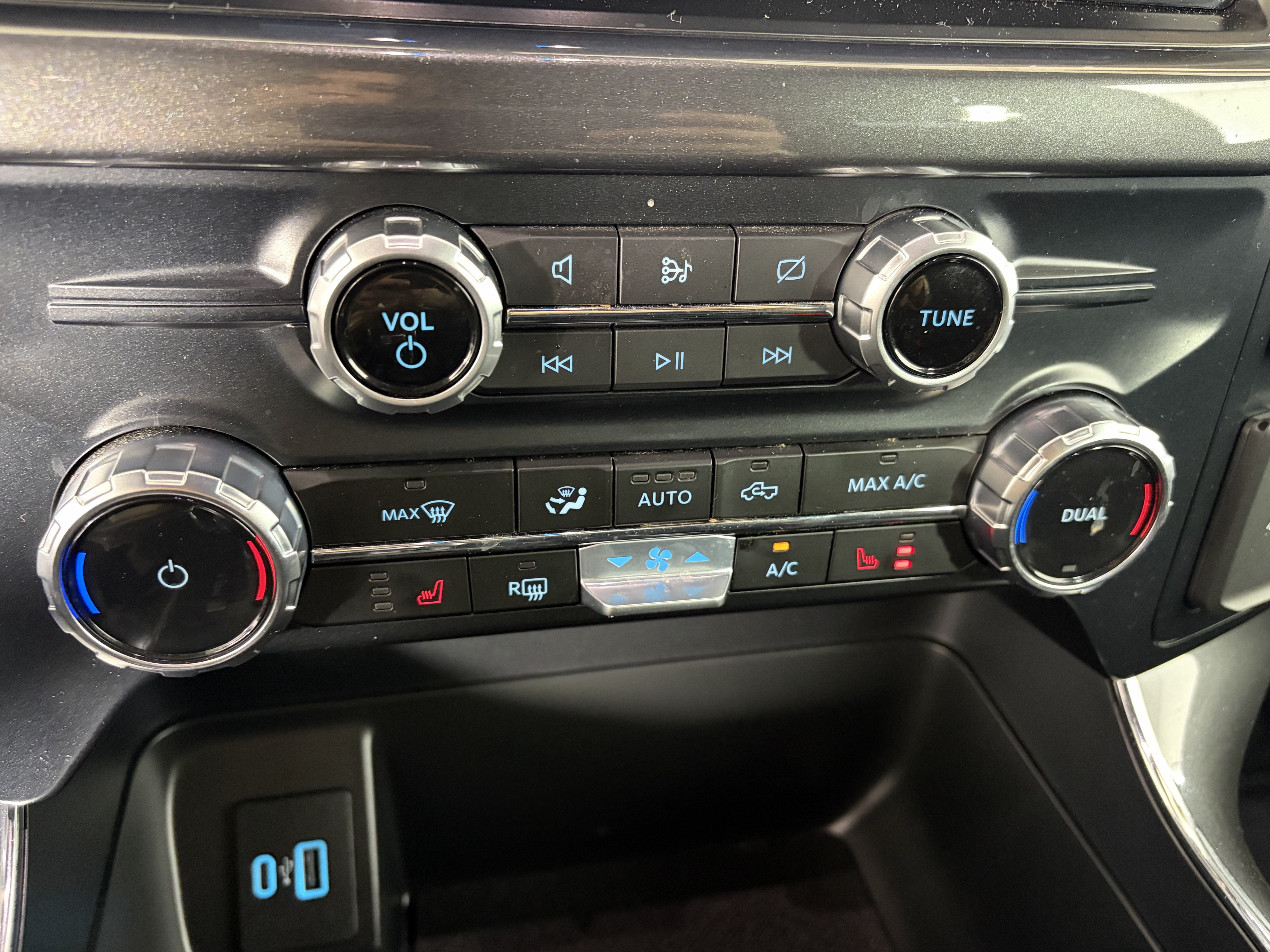 Used 2023 Ford F150 XLT w/ Equipment Group 302A High AWD/4WD image 22