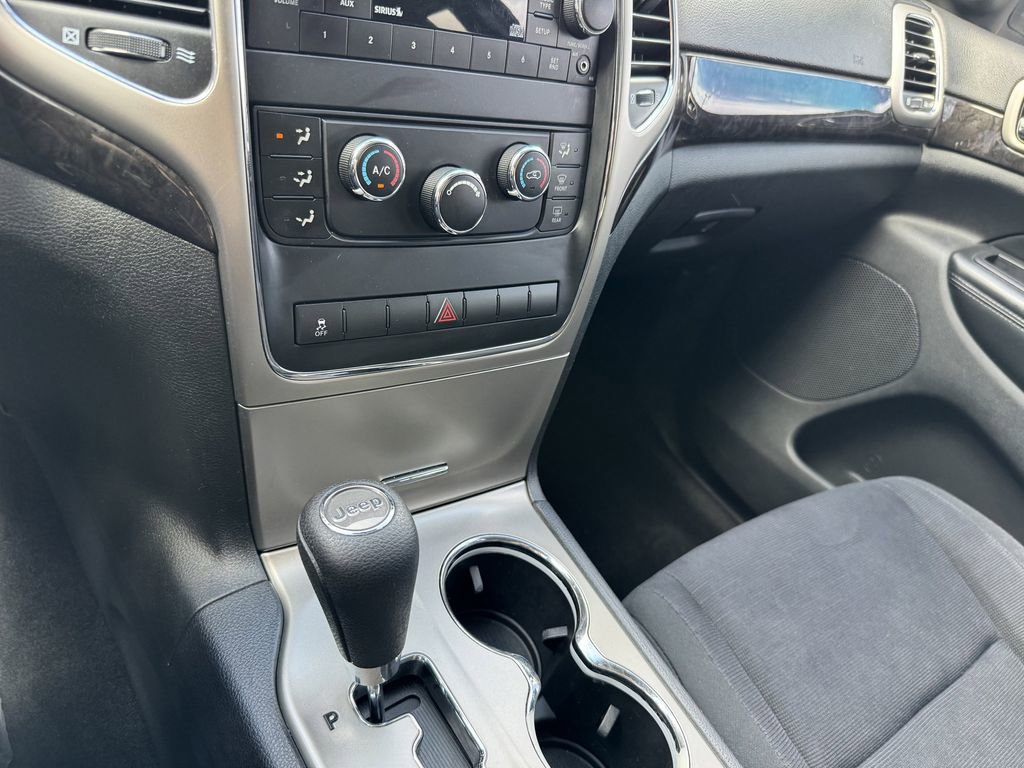 Used 2012 Jeep Grand Cherokee Laredo AWD/4WD image 19