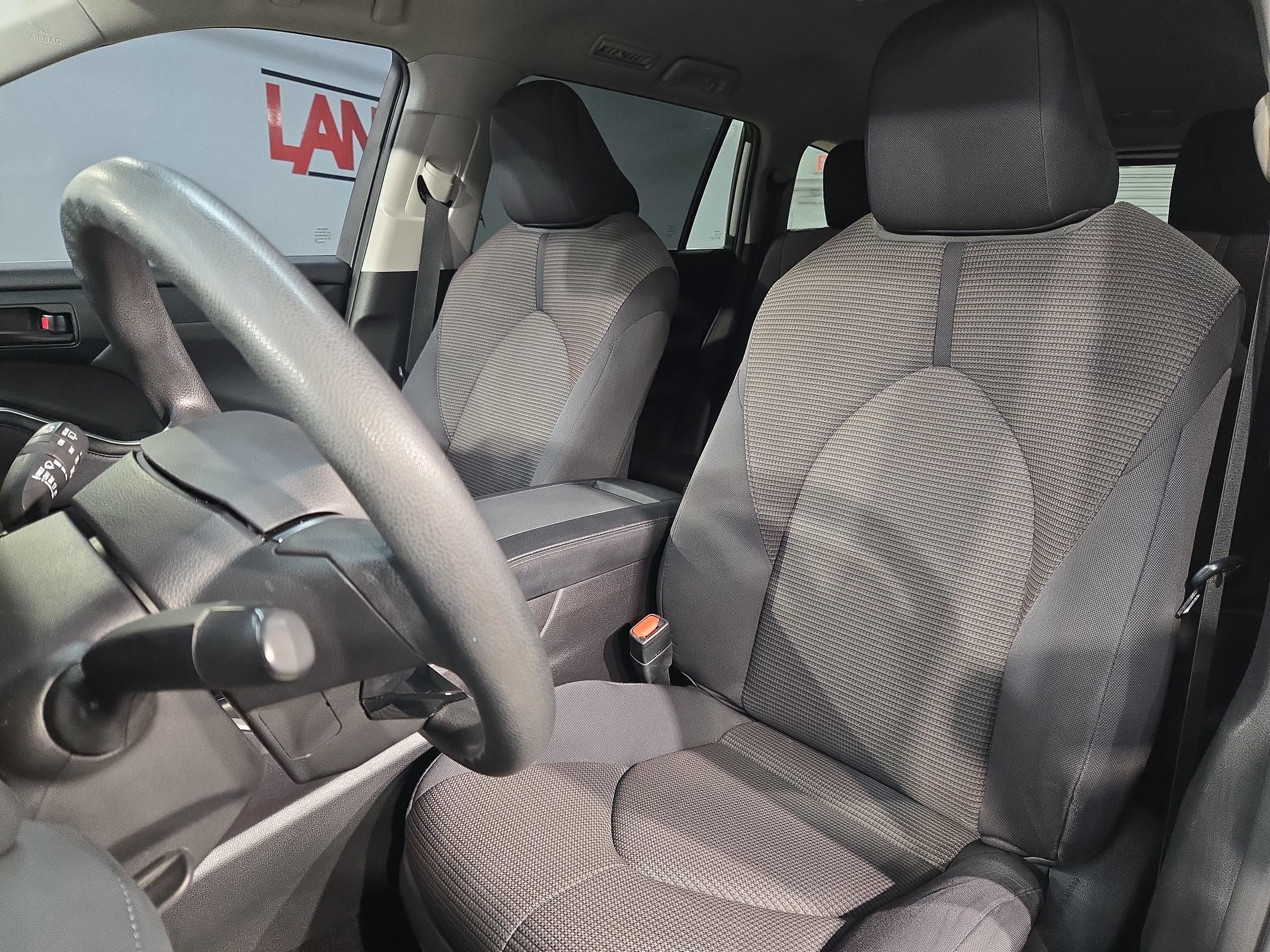Used 2021 Toyota Highlander L FWD image 21