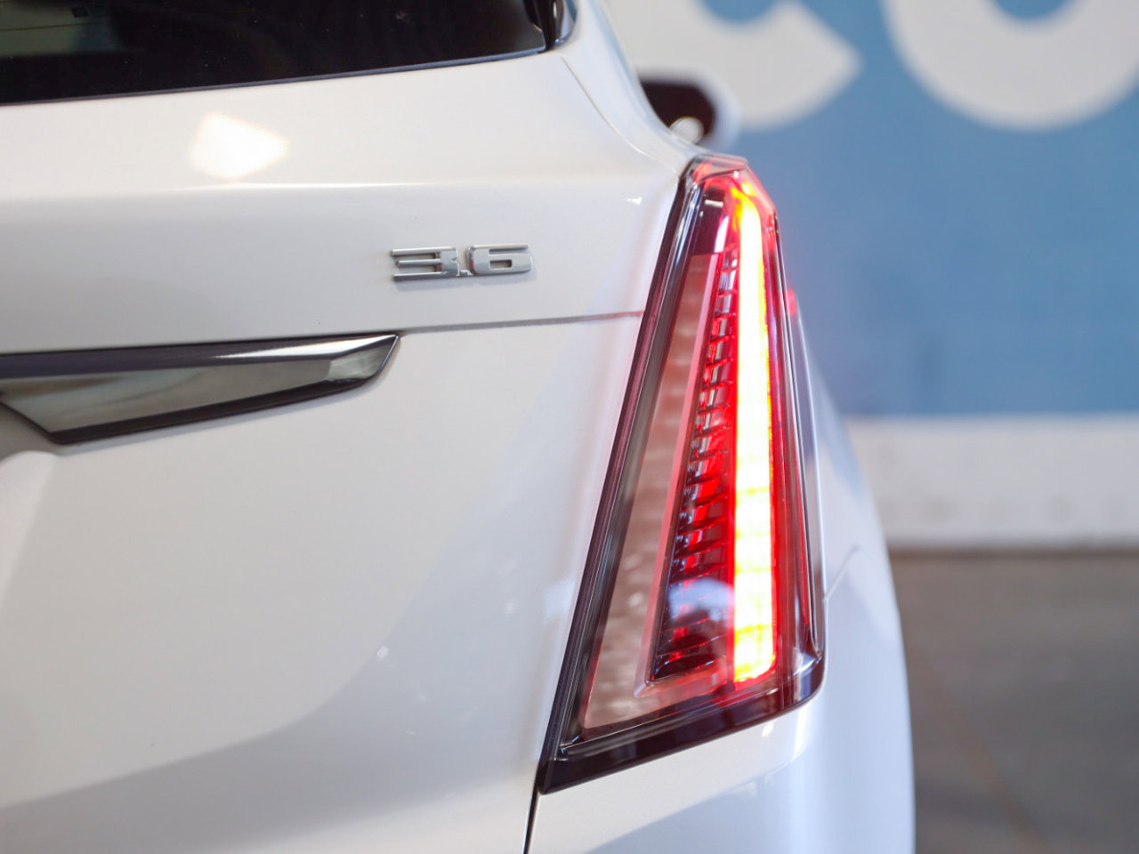 Used 2018 Cadillac XT5 Luxury w/ LPO, Black Ice Package image 34