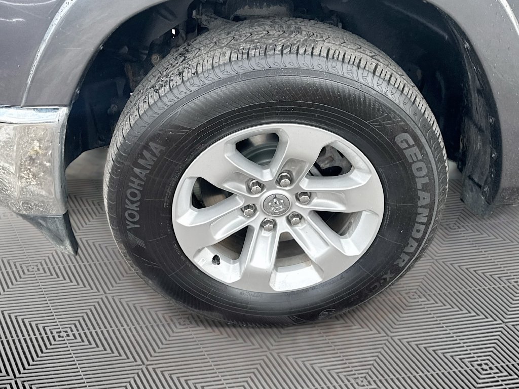 Used 2022 RAM 1500 Laramie AWD/4WD image 33