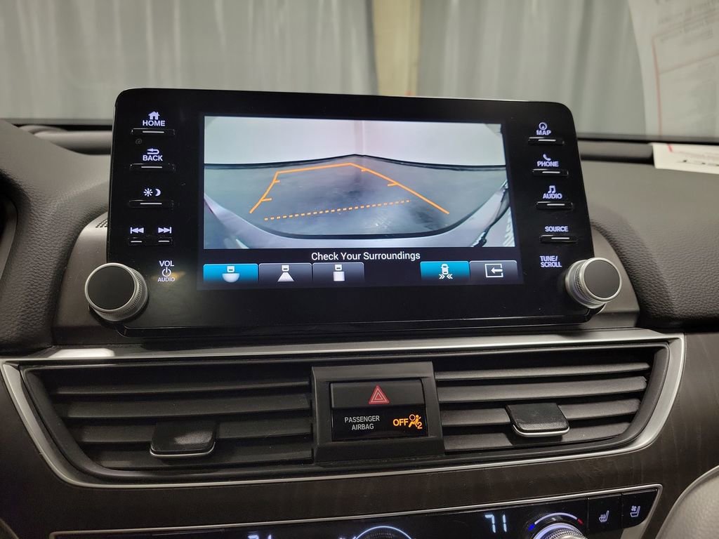 Used 2018 Honda Accord Touring image 17