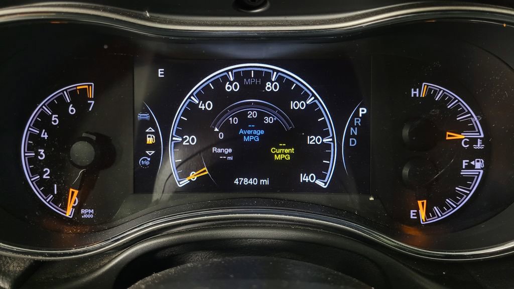 Used 2022 Jeep Grand Cherokee Laredo X image 22