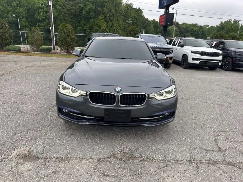 Used 2018 BMW 330i xDrive Sedan w/ Convenience Package AWD/4WD image 8