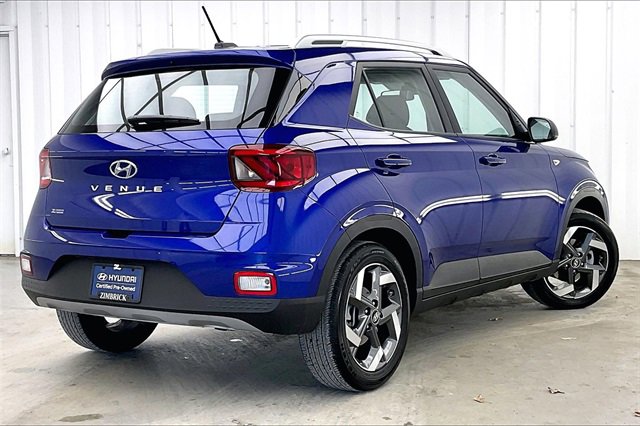 Used 2024 Hyundai Venue SEL image 12