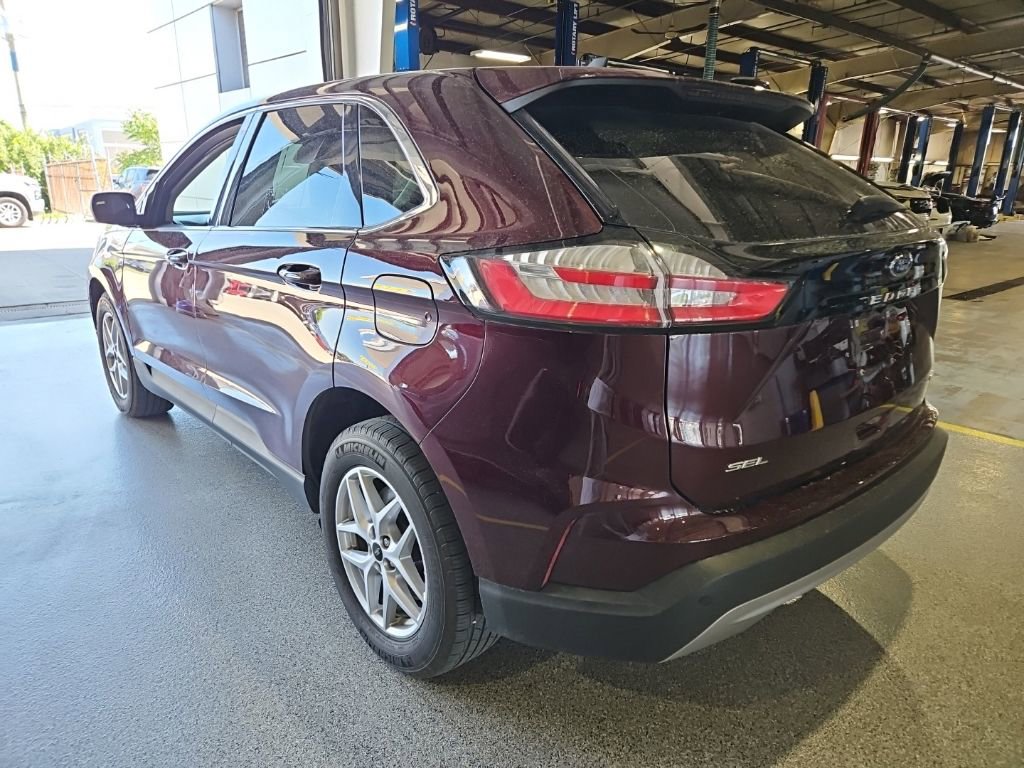 Used 2024 Ford Edge SEL w/ Convenience Package AWD/4WD image 4