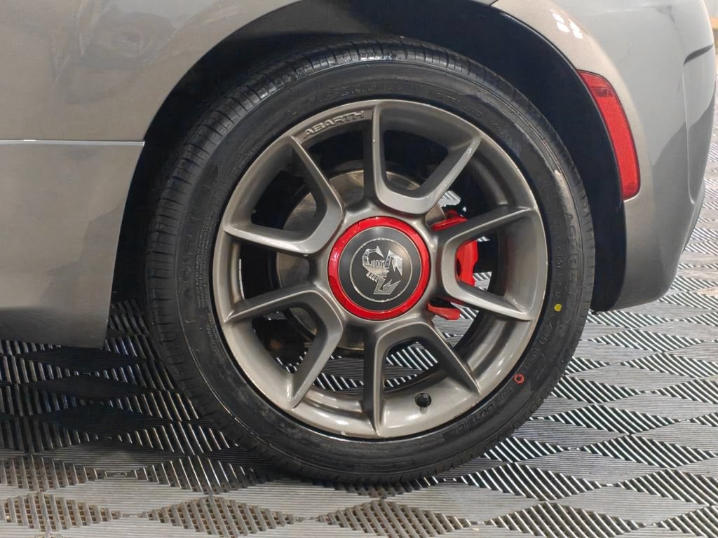 Used 2013 FIAT 500 Abarth w/ Comfort/Convenience Group FWD image 31