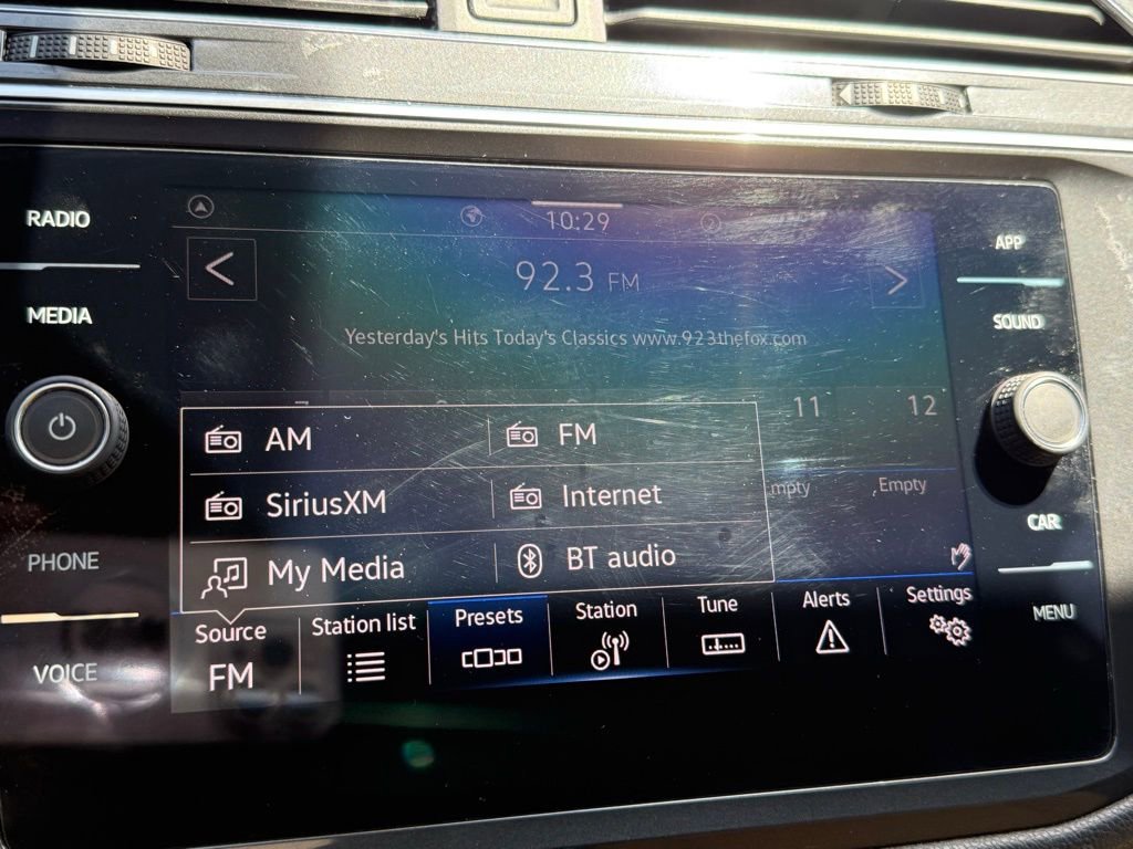 Used 2022 Volkswagen Tiguan SE FWD image 10